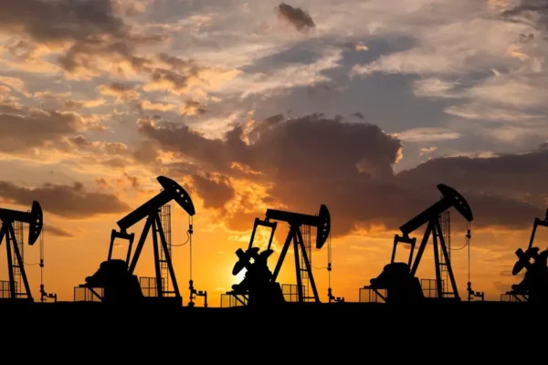 Oil Enters 2026 on the Back Foot as Oversupply Clouds the Market