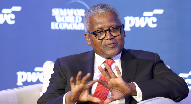 Dangote Refinery Seeks $1 Billion Private Debt Sale as Output Surpasses 700,000 Barrels Per Day