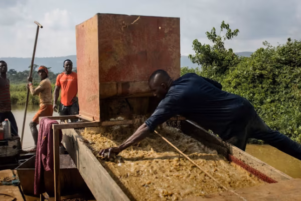 Ghana Mulls Local Takeover of Gold Fields' Tarkwa Mine