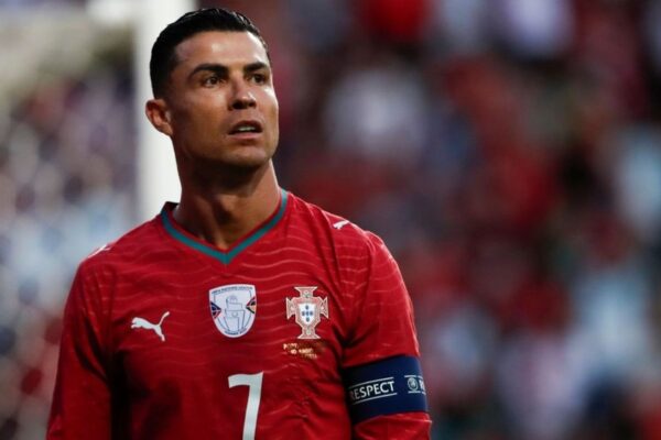 Ronaldo Chases 1,000 Goals But Milla's Oldest Scorer Record Out of Reach