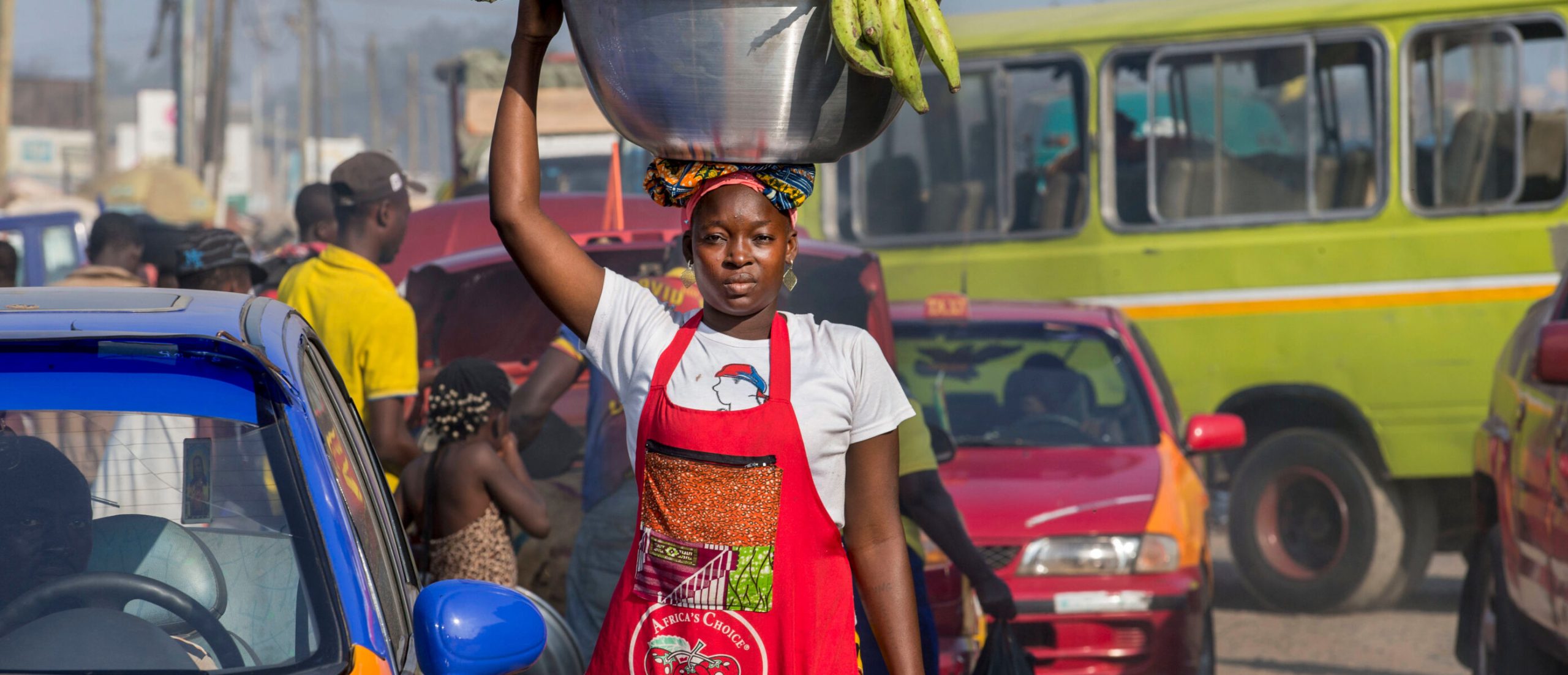 How Accra's Street Vendors Outcompete Formal Retailers