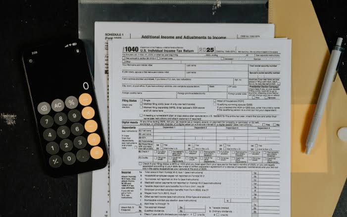 Does a Registered Company Have to File Taxes Without Employees